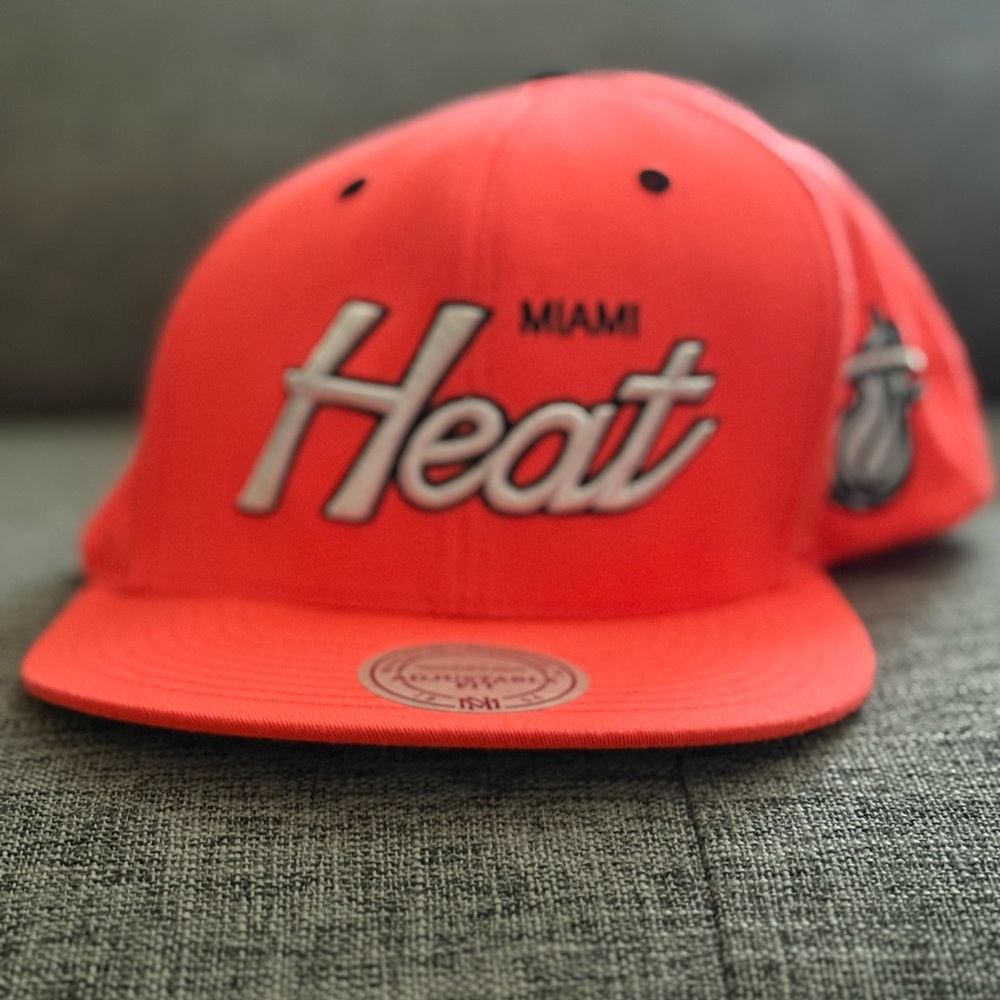 Mitchell & Ness Neon Orange SnapBack Miami Heat 2015